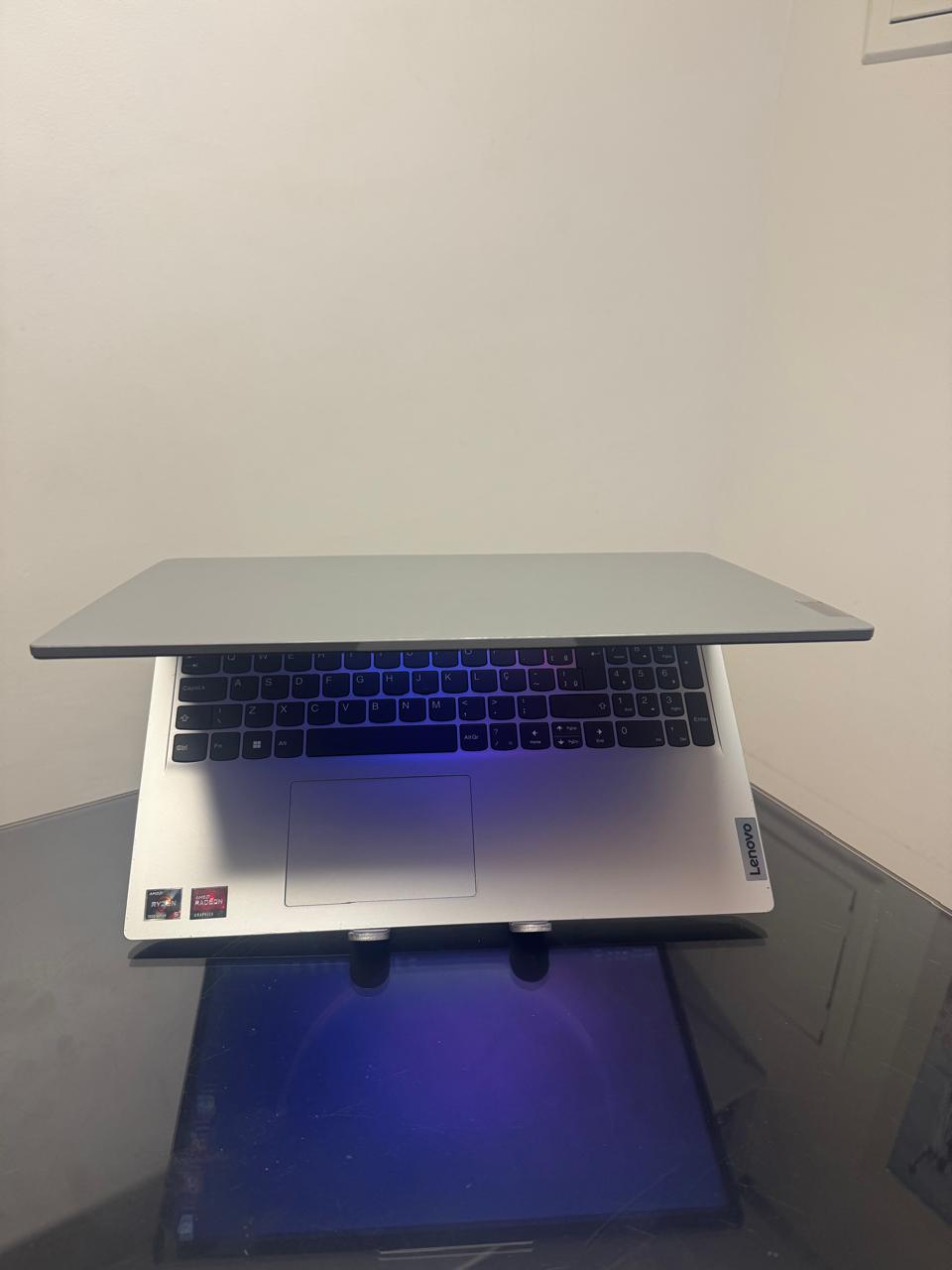 Notebook Lenovo ideapad 1 - Ryzen 7 - 20GB Ram - SSD 512GB Nvme - Amd Radeon 2GB - Imagem 6