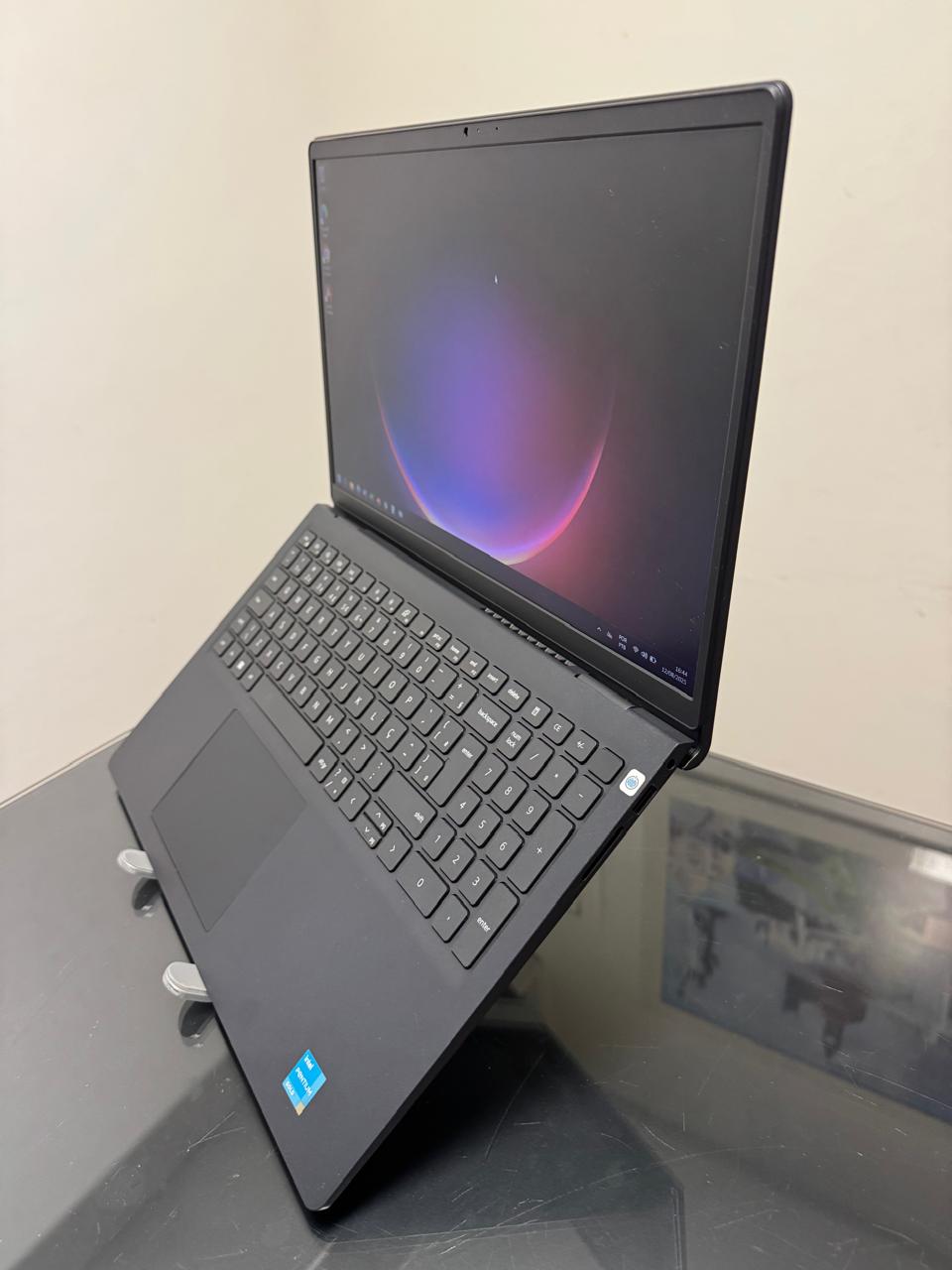 Notebook Dell Pentium Gold - 8GB Ram - SSD 256GB Nvme - Rede 5G - Completo - Imagem 4