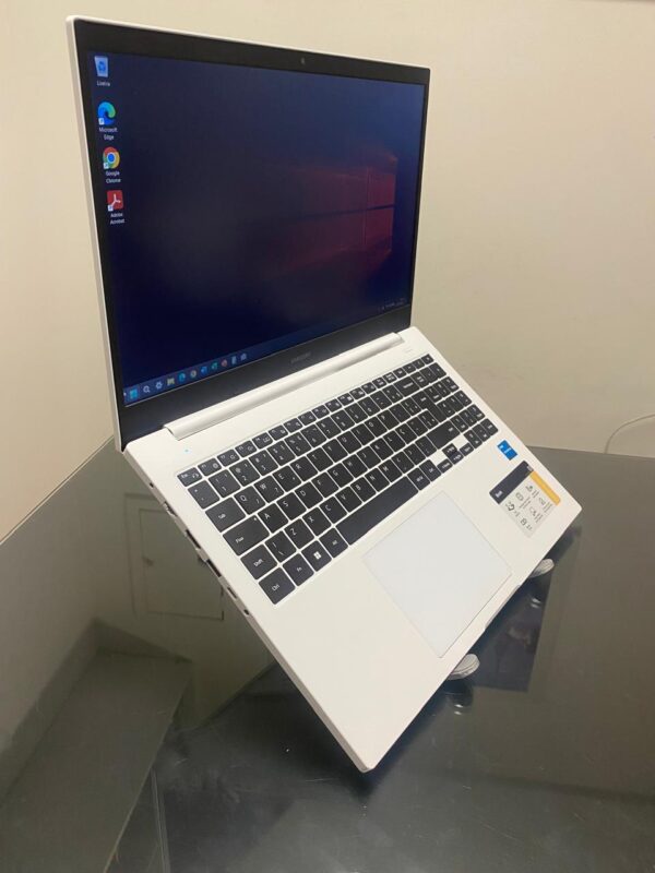 Samsung - Intel 11°Geração - 4GB Ram - SSD 256GB Nvme - Rede 5G - Tela 15,6 - Completo - Image 2