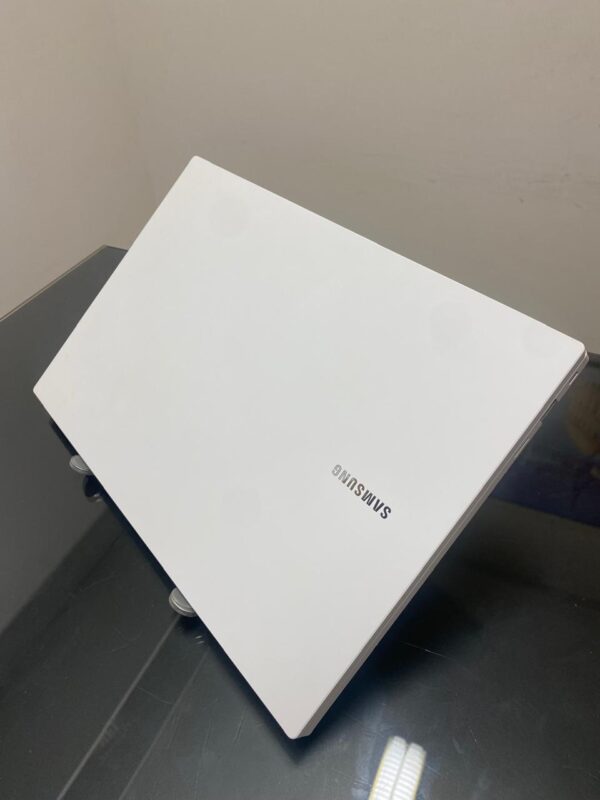 Samsung - Intel 11°Geração - 4GB Ram - SSD 256GB Nvme - Rede 5G - Tela 15,6 - Completo - Image 4
