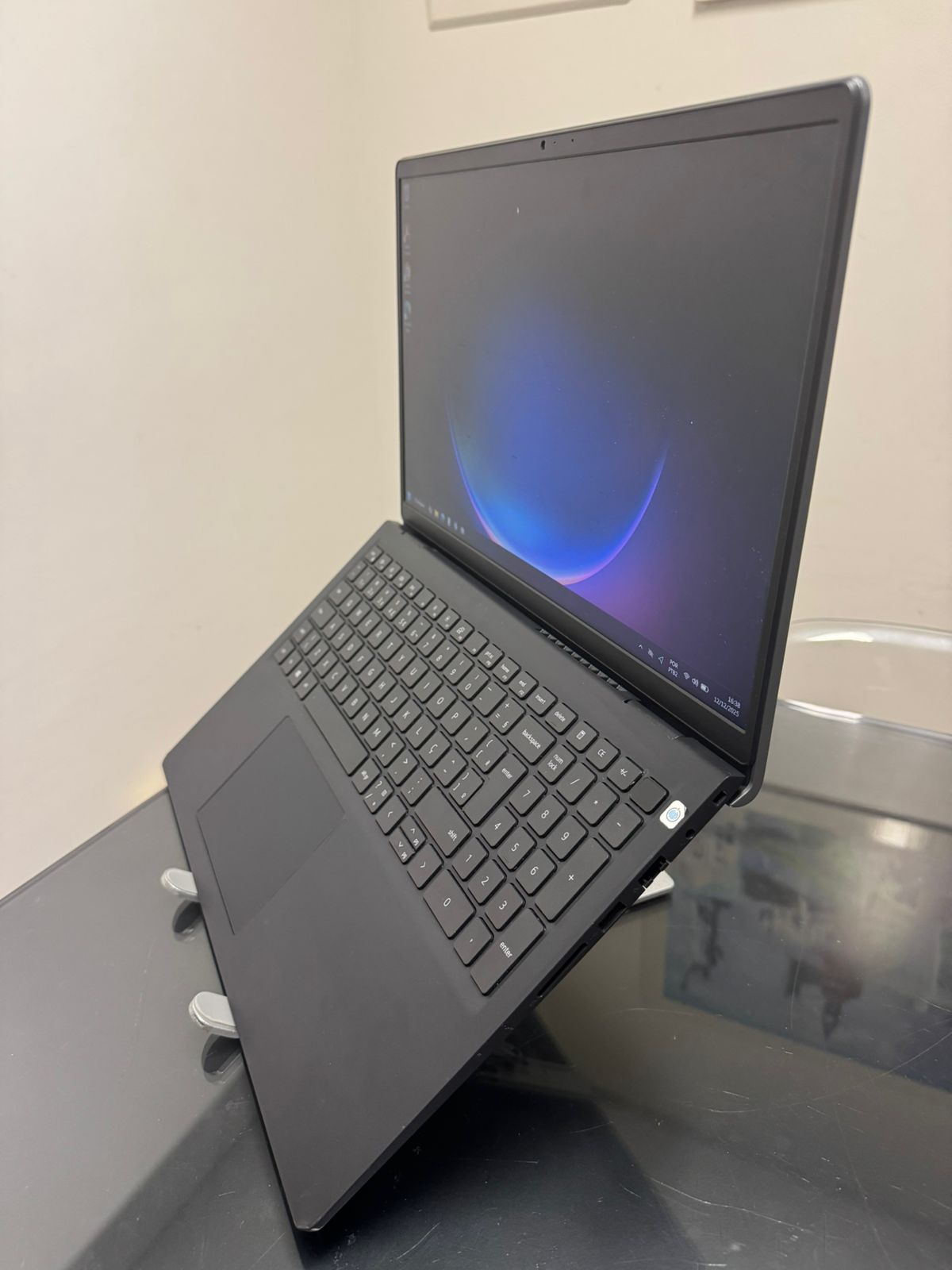 Notebook Dell - i5-11°Geração - 12GB Ram - SSD 256GB Nvme - Biometria - Intel Iris XE - Completo - Imagem 4