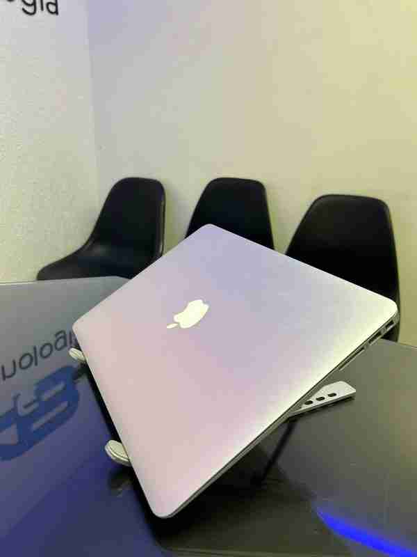 Macbook Air Silver - Core i5 - 8GB Ram - SSD 128GB Nvme - Rede 5G - Completo - Image 2