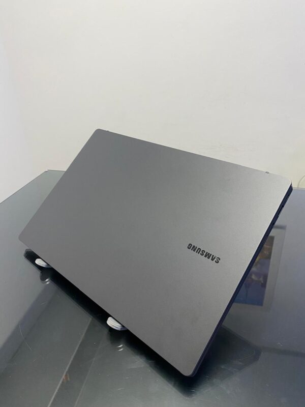 Samsung - Galaxy Book 2 - i3-12°Gen - 8GB Ram - SSD 256GB Nvme - Rede 5G - Completo - Image 4