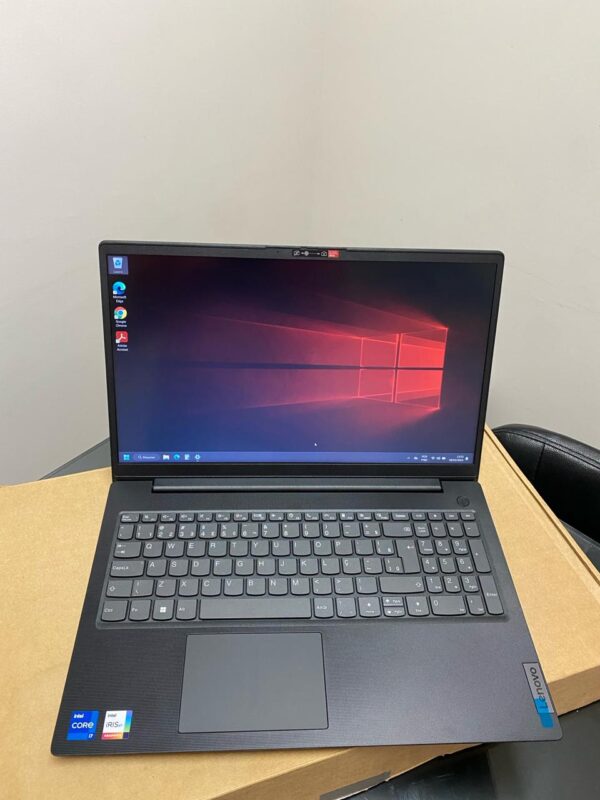 Lenovo v15 - i7-12°Geração - 16GB Ram - SSD 512GB Nvme - Rede 5G - Intel Iris XE - Completo