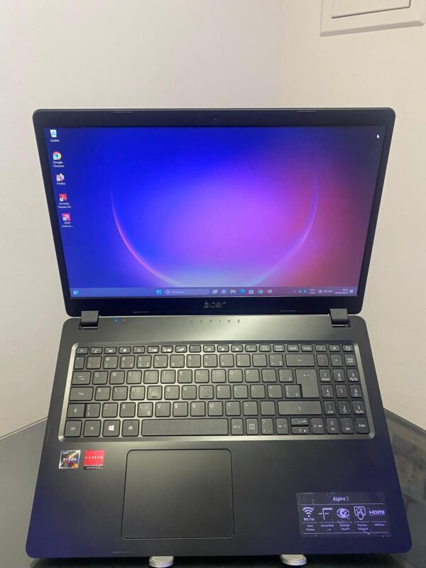 ACER - Ryzen 7 3700U - 16GB Ram - SSD 256GB Nvme - Radeon 540x - Completo