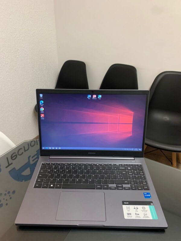 Samsung Book - i5-11°Geração - 8GB Ram - SSD 256GB Nvme - HD 1TB - Tela 15.6 - Intel Iris Xe