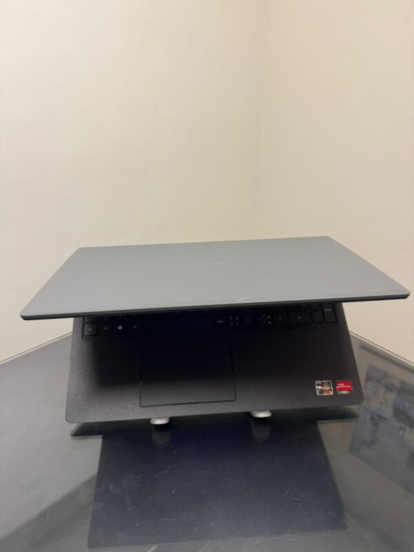 Dell Vostro 15-3515 - Ryzen 5-5500U - 8GB Ram - SSD 256GB Nvme - Rede 5G - Radeon Dedicada - Completo - Image 5