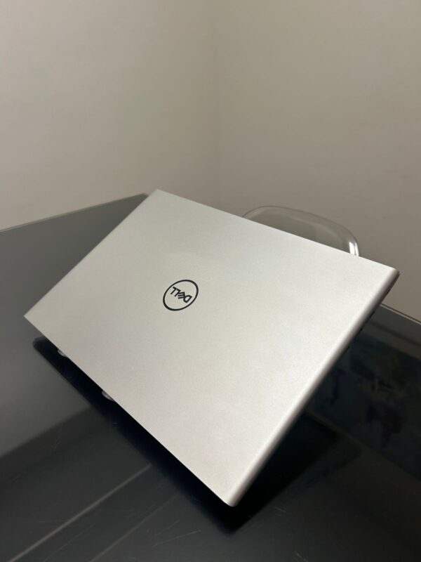 Dell Vostro 14 - i5-8°Gen - 8GB Ram - SSD 256GB - Rede 5G - Radeon 530-2GB - Completo - Image 5
