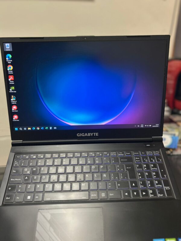 Gigabyte G5 - i5-12°Gen - 16GB Ram - SSD 512GB Nvme - Rede 5G - RTX 3060-6GB- Completo