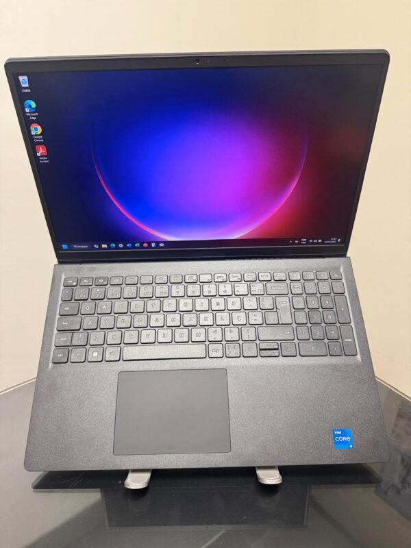 Dell Inspiron 15-3530 - i5-13°Geração - 8GB Ram - SSD 256GB Nvme - Tela 120Hz - Intel Iris