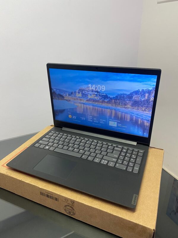 Lenovo - i5-11°Geração - 8GB Ram - SSD 256GB Nvme - Rede 5G - Intel Iris Xe - Completo