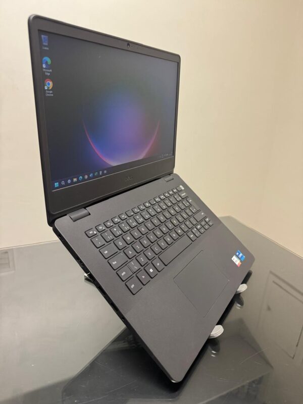 Dell Vostro 3400 - i5-11°Gen - 8GB Ram - SSD 256GB Nvme - Biometria - Intel Iris XE - Completo - Image 3