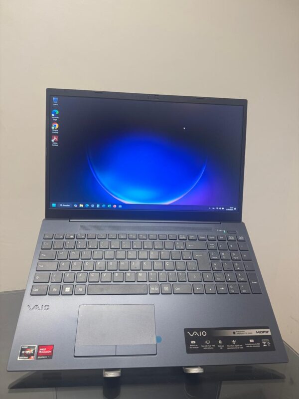 VAIO - Ryzen 5-5625U - 8GB Ram - SSD 256GB Nvme - Rede 5G - Radeon Graphics - Completo