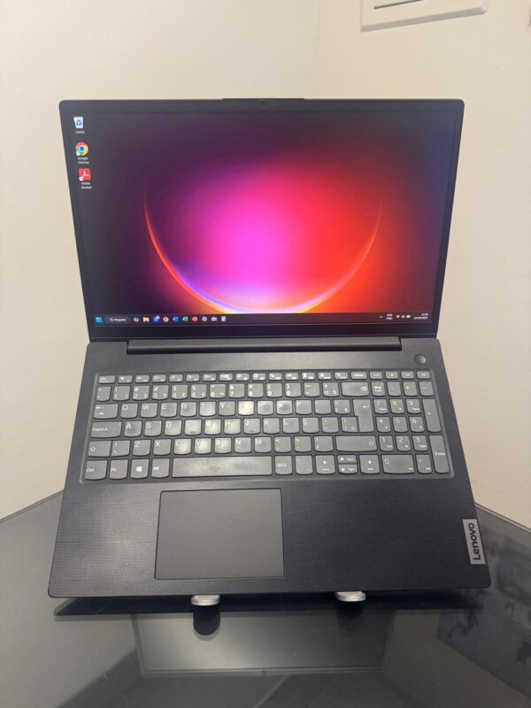Lenovo V15 - i5-11°Geração - 16GB Ram - SSD 256GB Nvme - Rede 5G - Intel Iris Xe - Completo
