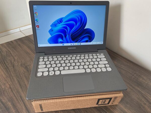 Samsung Flash - Intel Celeron N4000 - 4GB Ram - Nvme 128GB - Rede 5G - Completo