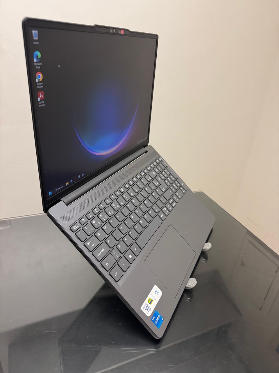 Lenovo Slim 3 - i5-13°Geração - 16GB Ram - SSD 256GB Nvme - Rede 5G - FULL HD - Completo - Imagem 3