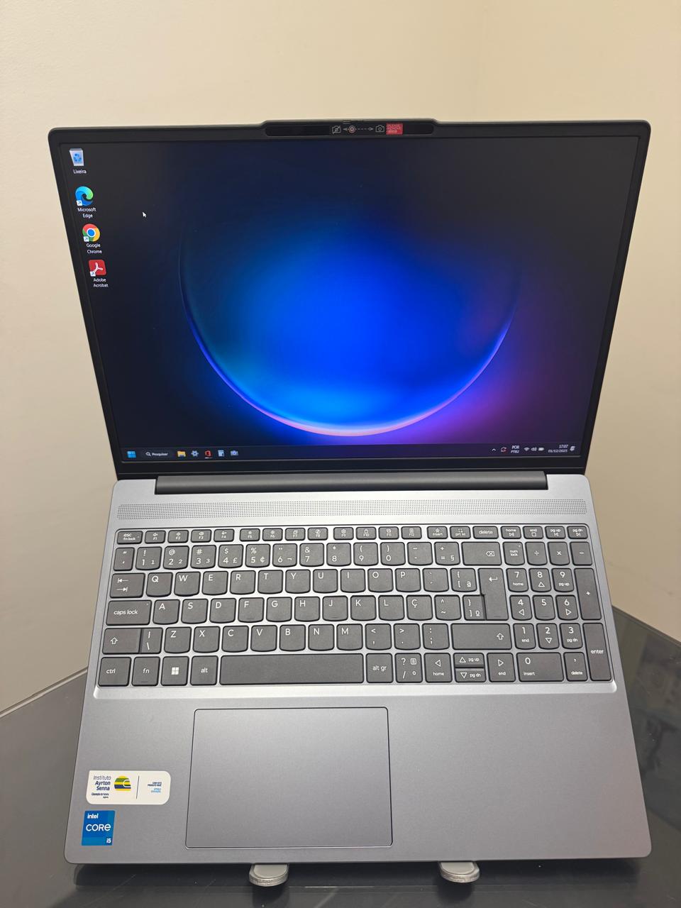 Lenovo Slim 3 - i5-13°Geração - 16GB Ram - SSD 256GB Nvme - Rede 5G - FULL HD - Completo