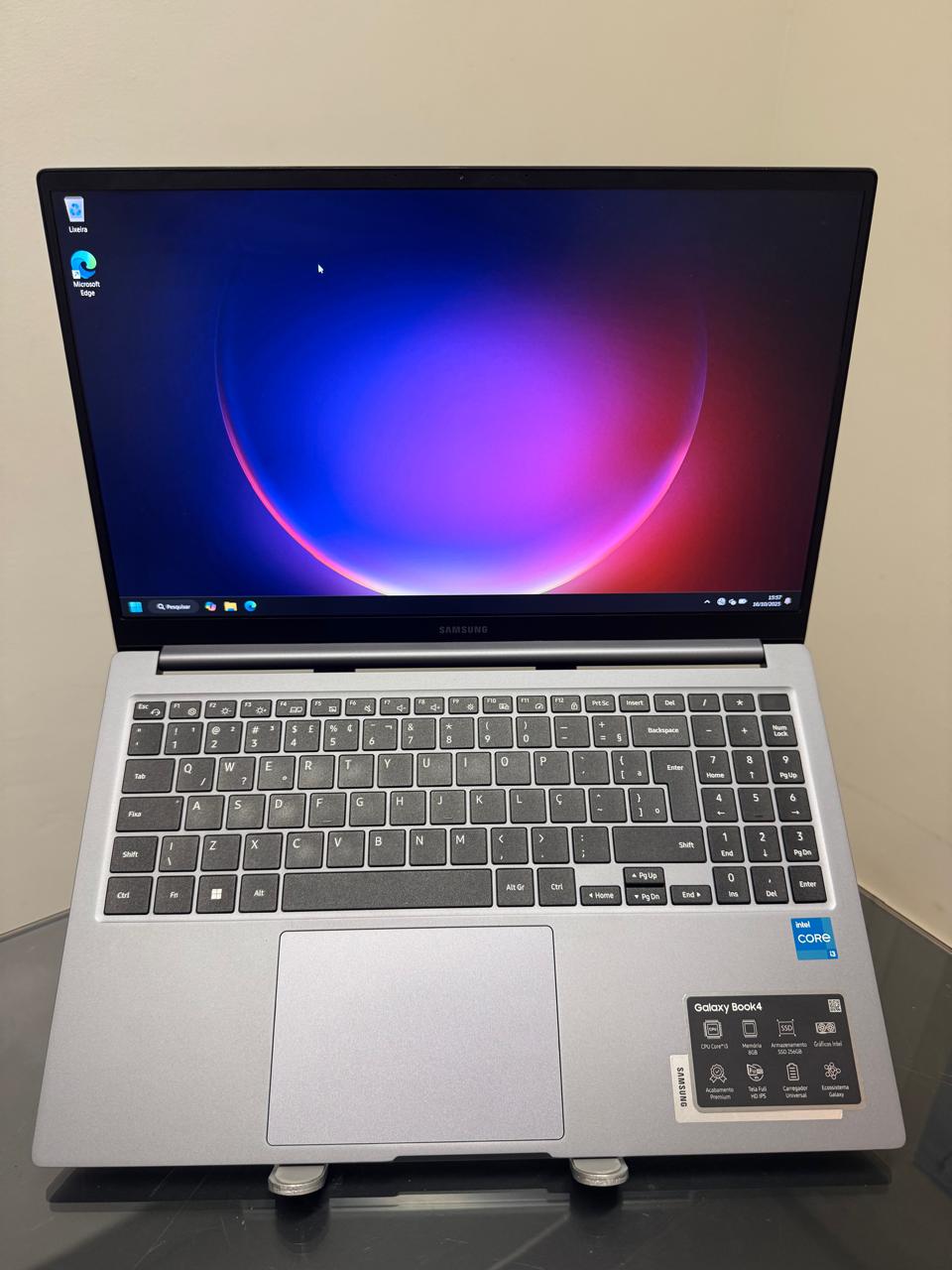 Notebook Samsung Galaxy Book 4 - i3-13°Gen - 8GB Ram - SSD 256GB Nvme - Completo
