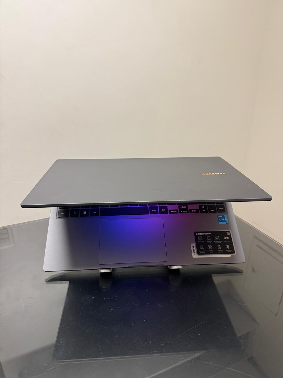 Notebook Samsung Galaxy Book 4 - i3-13°Gen - 8GB Ram - SSD 256GB Nvme - Completo - Imagem 3