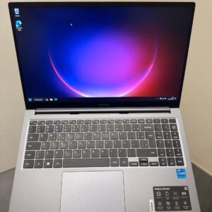 Notebook Samsung Galaxy Book 4 - i7-13°Gen - 16GB Ram - SSD 512GB Nvme - Iris Xe - Completo