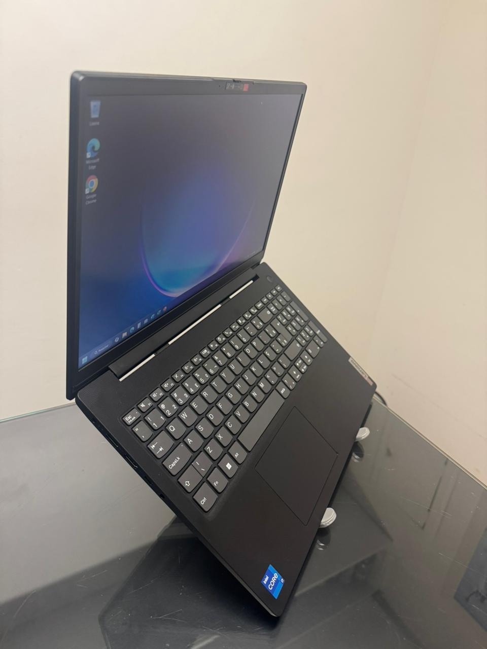 Notebook Lenovo V15 - i7-13°Gen - 16GB Ram - SSD 512GB Nvme - Tela full HD -15P- Completo - Imagem 2