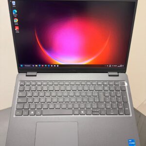 Notebook Dell Latitude i5 - 13º -  Ram 16 GB DDR5-  SSD256 -Intel Graphics XE - 15p