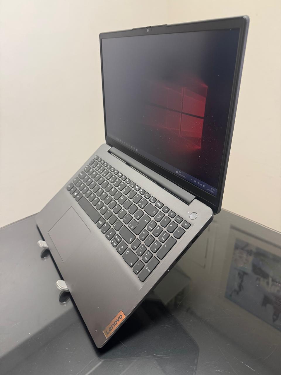 Notebook Lenovo 3i - i3-11°Geração - RAM 8GB DDR4 - SSD 256GB Nvme -15 POLEGADAS- Rede 5G - Completo - Imagem 3