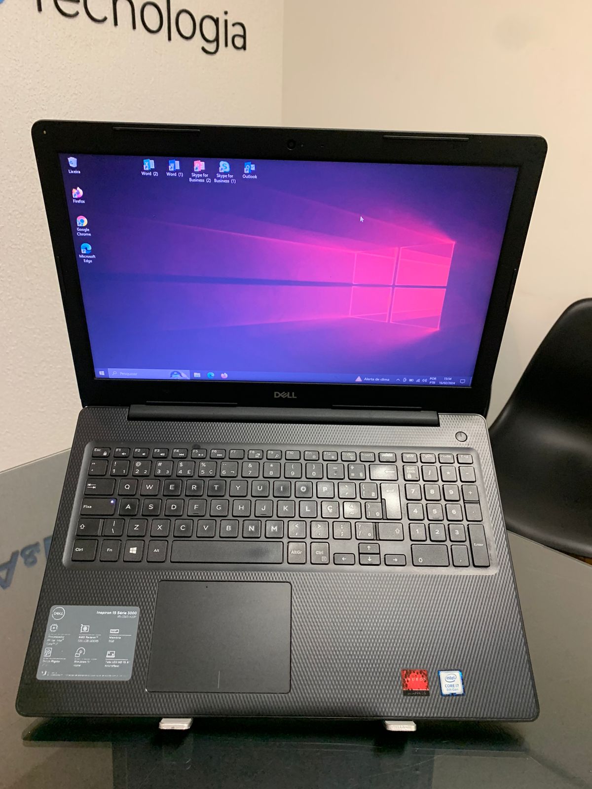 Notebook Dell - i7-8°Geração - RAM 16GB DDR4 - SSD 256GB Nvme- HDD 1 TB SATA - Rede 5G - Radeon 2GB Dedicado