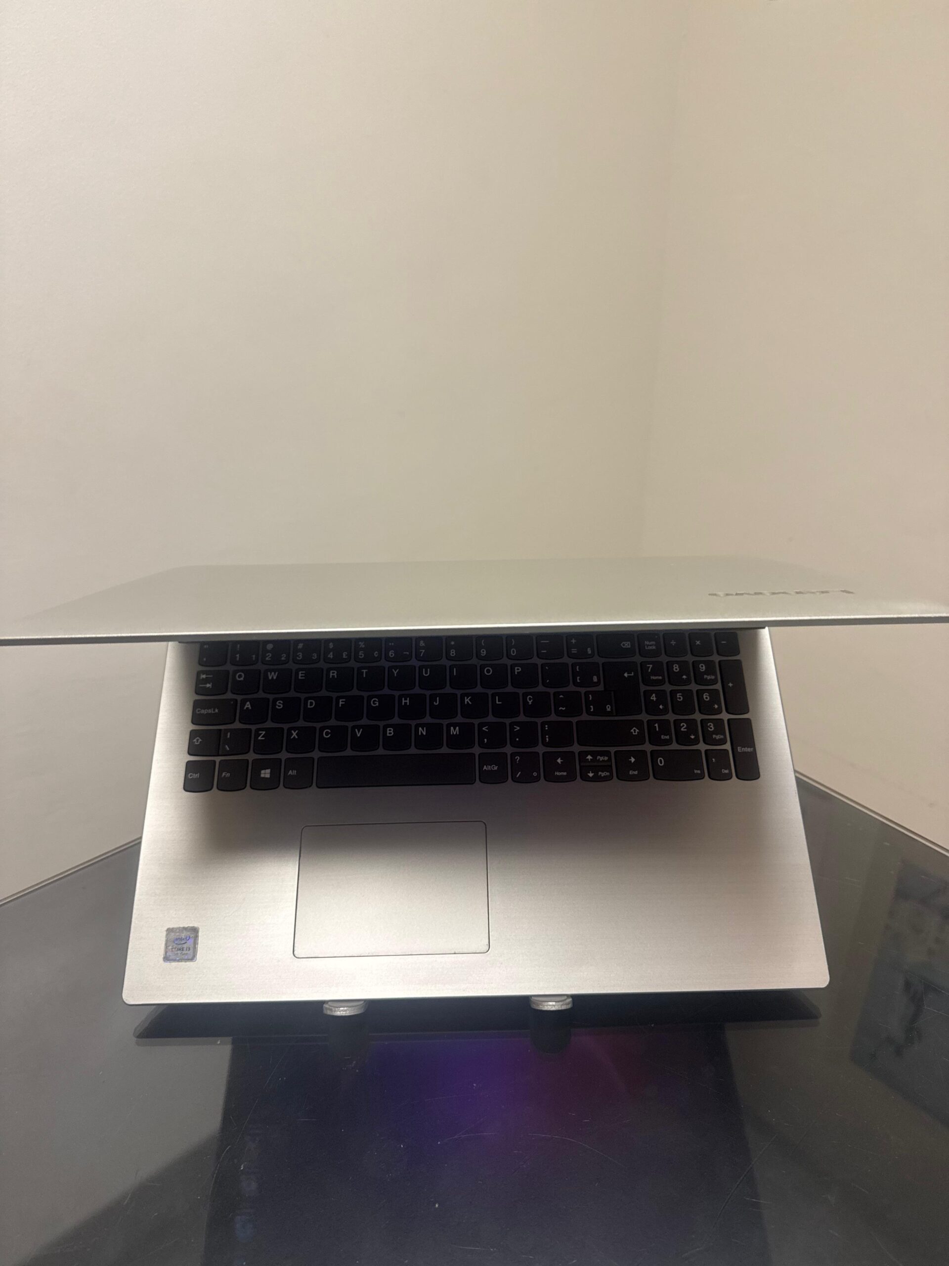 Notebook Lenovo Ideapad - i3-7°Geração - RAM 8GB DDR4 - SSD 120 GB Armazenamento - Rede 5G - 15P- Completo - Imagem 4