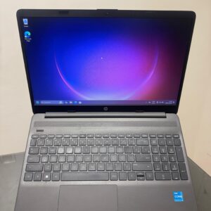 Notebook HP - i3-12°Geração - 8GB Ram - SSD 256GB Nvme - Rede 5G -15Polegadas- Completo