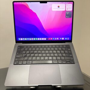 Macbook PRO - M3- 36GB RAM - ARMAZENAMENTO 1 TB-  14 Polegadas-⁠Tela Full 4k Retina