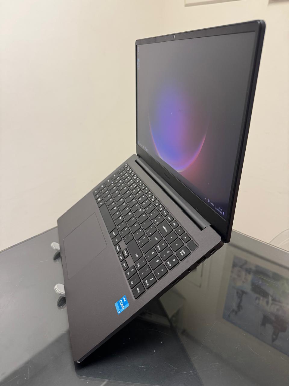 Samsung Galaxy Book 2 - i3-12°Gen - 8GB Ram - SSD 256GB Nvme - Rede 5G - 15 Polegadas -Intel Iris Xe - Imagem 3