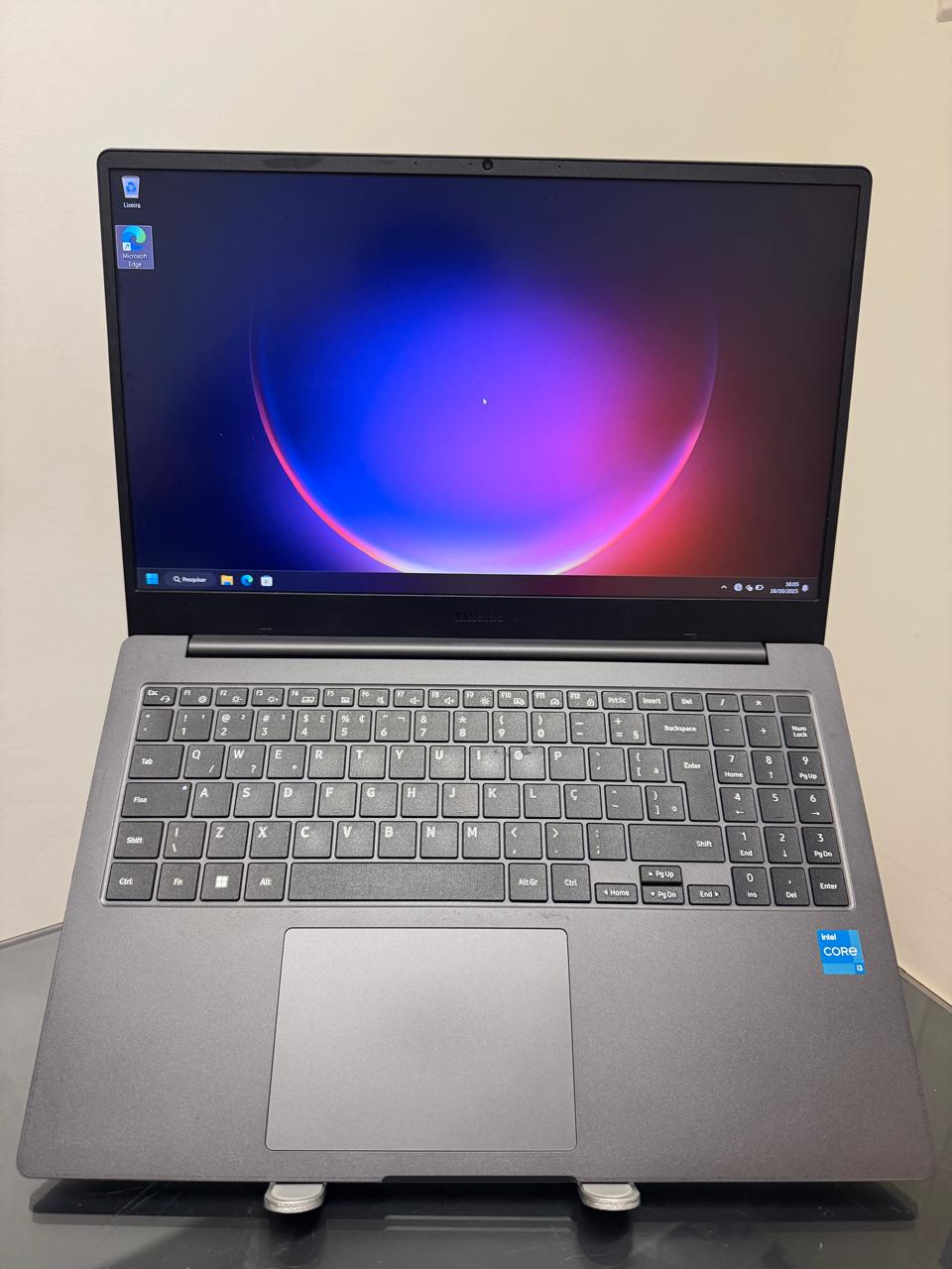 Samsung Galaxy Book 2 - i3-12°Gen - 8GB Ram - SSD 256GB Nvme - Rede 5G - 15 Polegadas -Intel Iris Xe