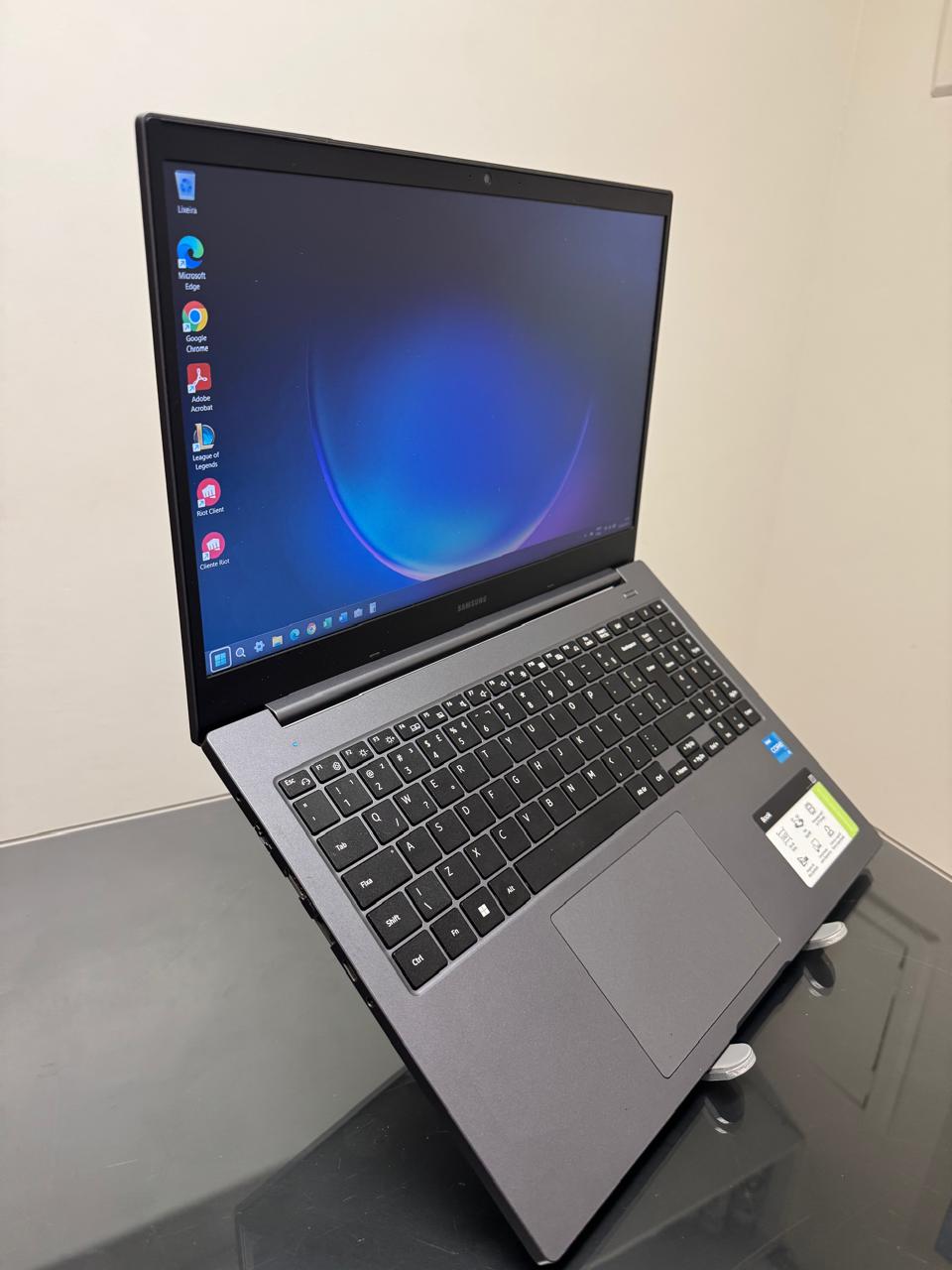 Notebook Samsung Ebook - i3-11°Geração - 8GB Ram DDR4- SSD 256GB Nvme - Rede 5G - 15,6 POLEGADAS -Completo - Imagem 2