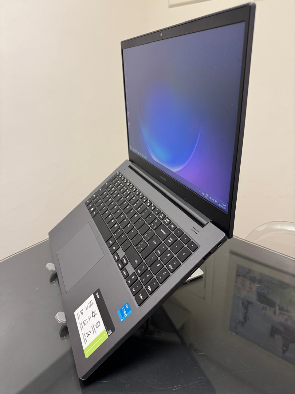 Notebook Samsung Ebook - i3-11°Geração - 8GB Ram DDR4- SSD 256GB Nvme - Rede 5G - 15,6 POLEGADAS -Completo - Imagem 3