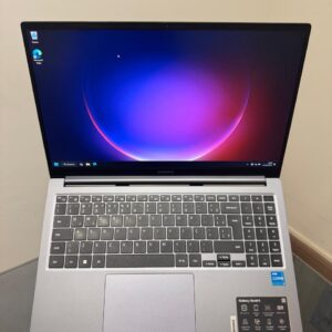Notebook Samsung Galaxy Book 4 - i3-13°Gen - 8GB Ram DDR5- SSD 256GB Nvme - 15Poelgadas-Completo