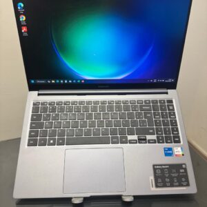 Notebook Samsung Galaxy Book 4 - i5-13°Gen - 8GB Ram DDR5- SSD 256GB Nvme - Iris Xe - 15,6 Polegadas-Completo