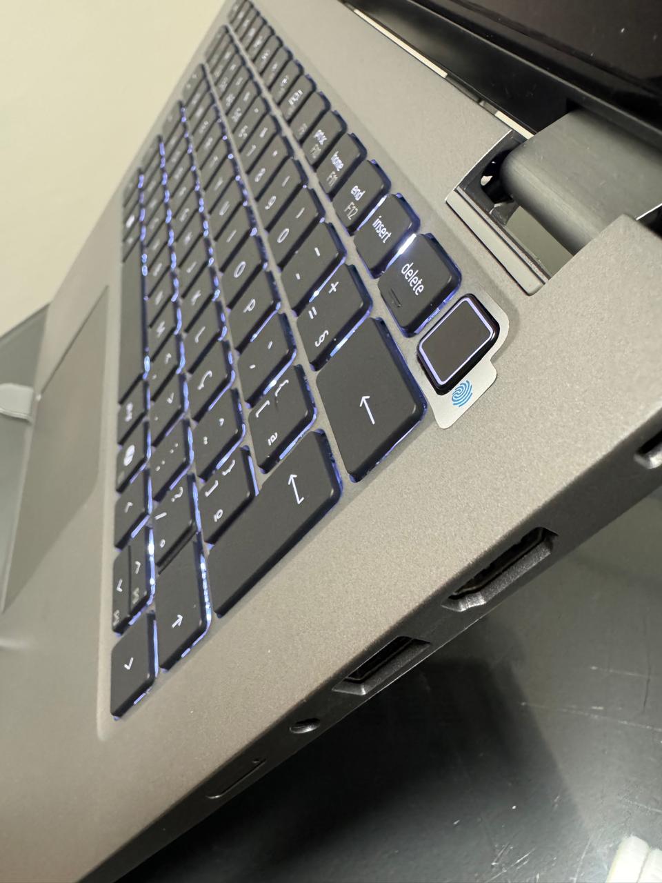 Notebook Dell Latitude ULTRA5 -15°- SSD 512GB NVme - RAM 16GB DDR5-14 Polegadas-Modelo 2 in 1 - TABLET - Imagem 4