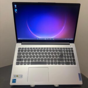 Notebook Lenovo Ideapad  - i3-13°Geração - 8GB Ram - SSD 256GB Nvme - ⁠Intel Iris XE-15P-Rede 5G - Completo