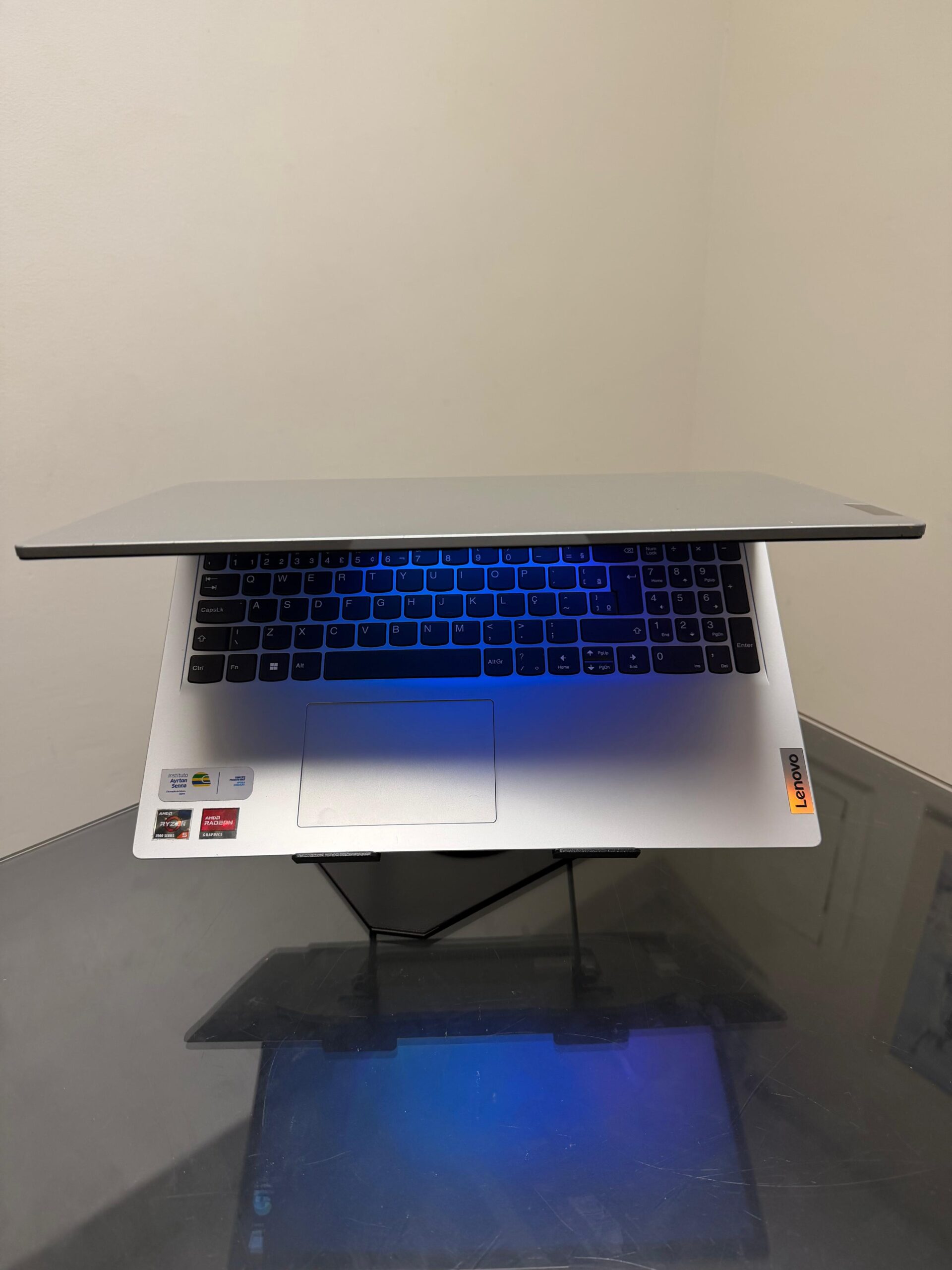 Notebook lenovo ideapad - Ryzen 5-Série 7 - 8GB RamDDR5- SSD 256GB Nvme - Radeon Dedicada-2GB- 15P - Imagem 4