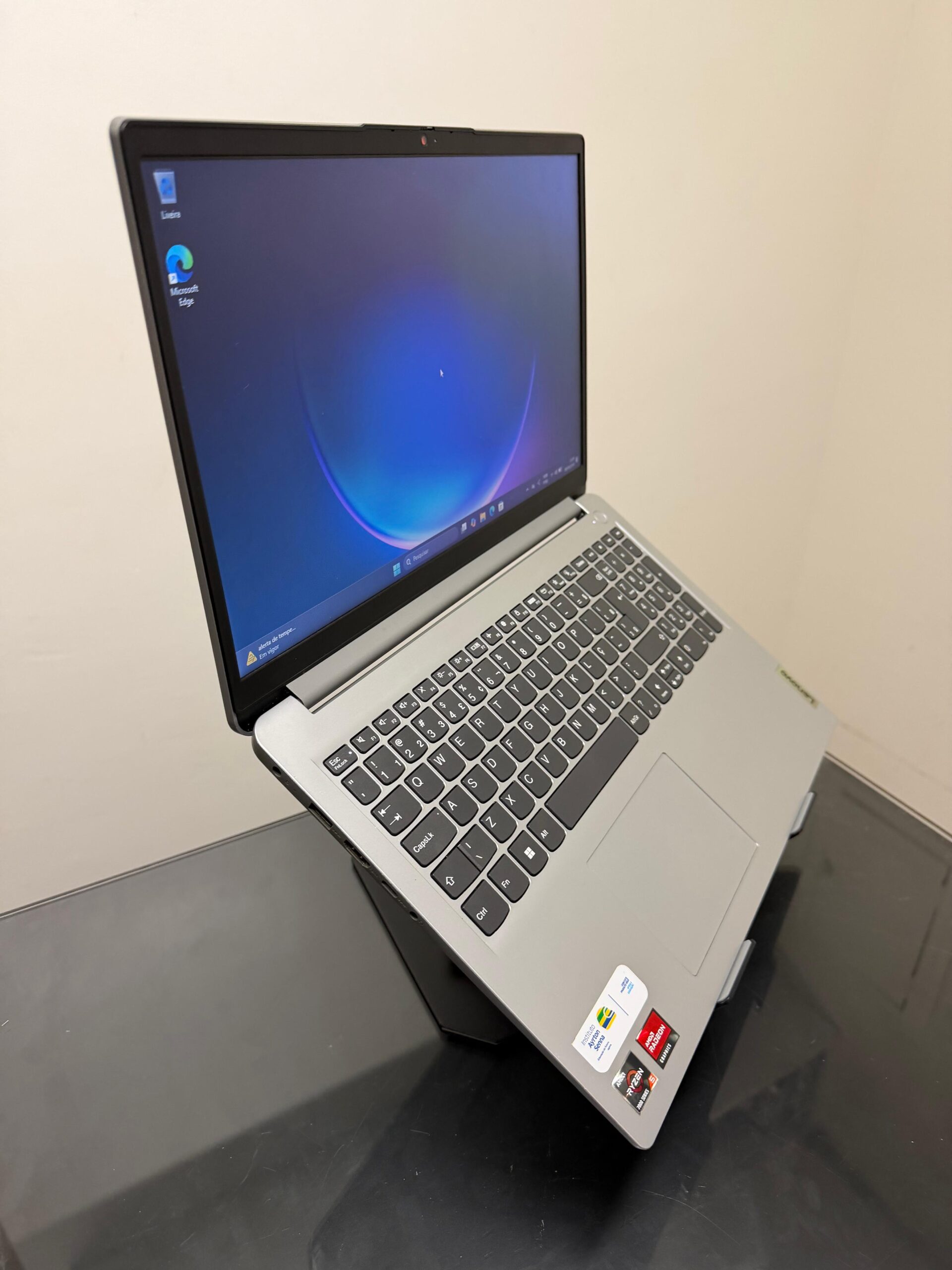Notebook lenovo ideapad - Ryzen 5-Série 7 - 8GB RamDDR5- SSD 256GB Nvme - Radeon Dedicada-2GB- 15P - Imagem 2