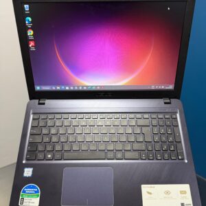 Notebook ASUS VivoBook - i3-7º geração - 4GB RAM DDR4- SSD 256GB Armazenamento- 15,6 Polegadas - Completo